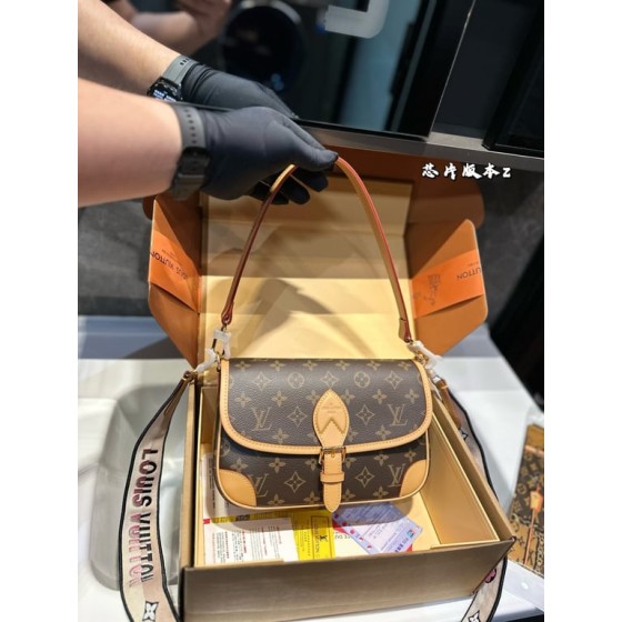 Louis Vuitton Diane (Monogram)
